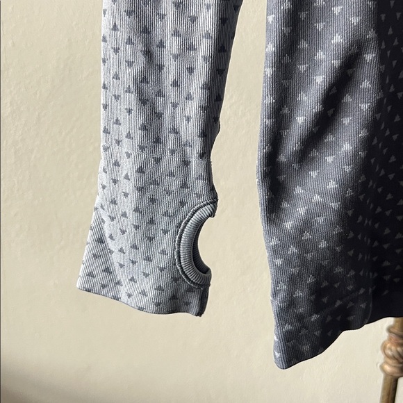 NWT VSX Victorias Secret Sport Shirt Size Small - Picture 4 of 5